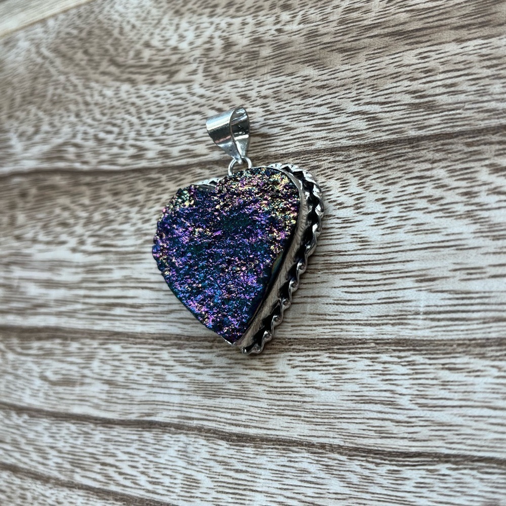 Desert Druzy Heart Pendant - Picture 3 of 4